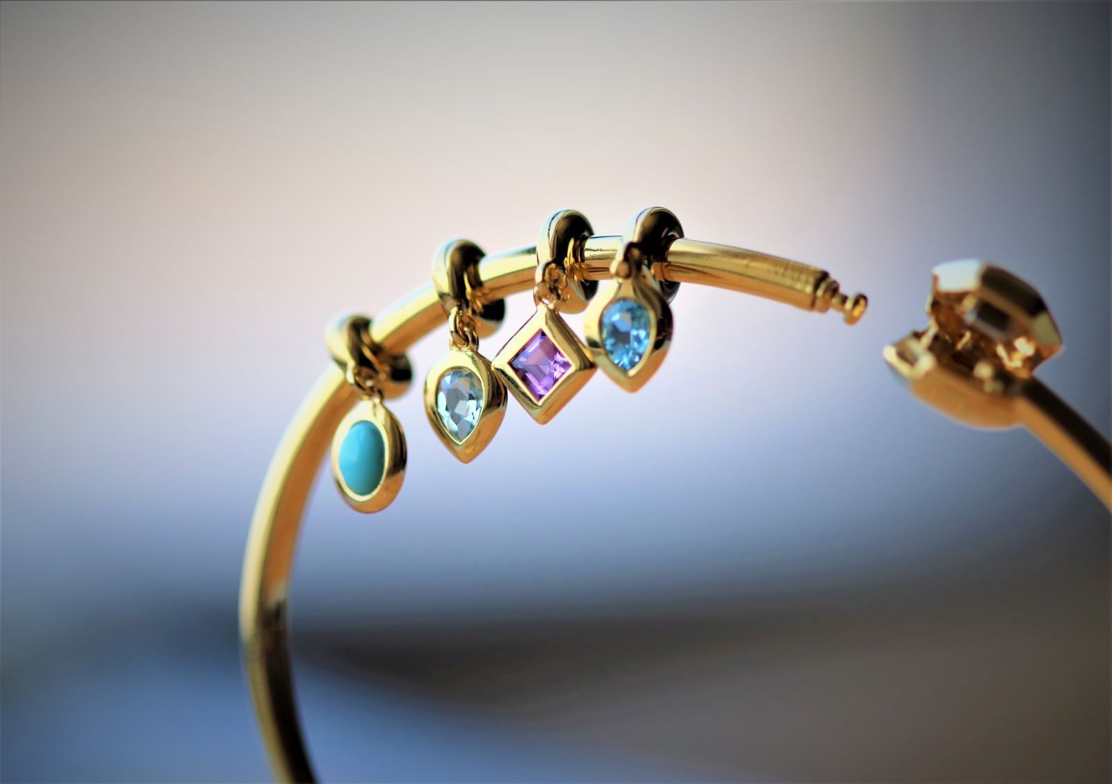 HS Achievement Never-Ending Nurture gemstone charms