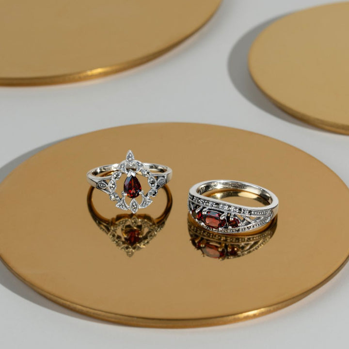 Statement-Ring mit Birnengranat und Markasit-Girlande im viktorianischen Stil in Silber