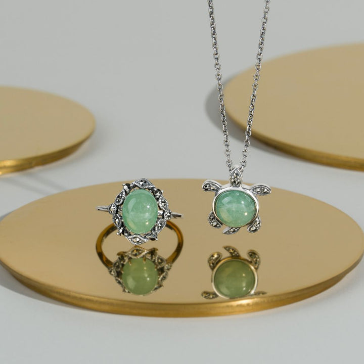 Ovaler grüner Jade-Cabochon & Markasit-Statement-Ring im Jugendstil