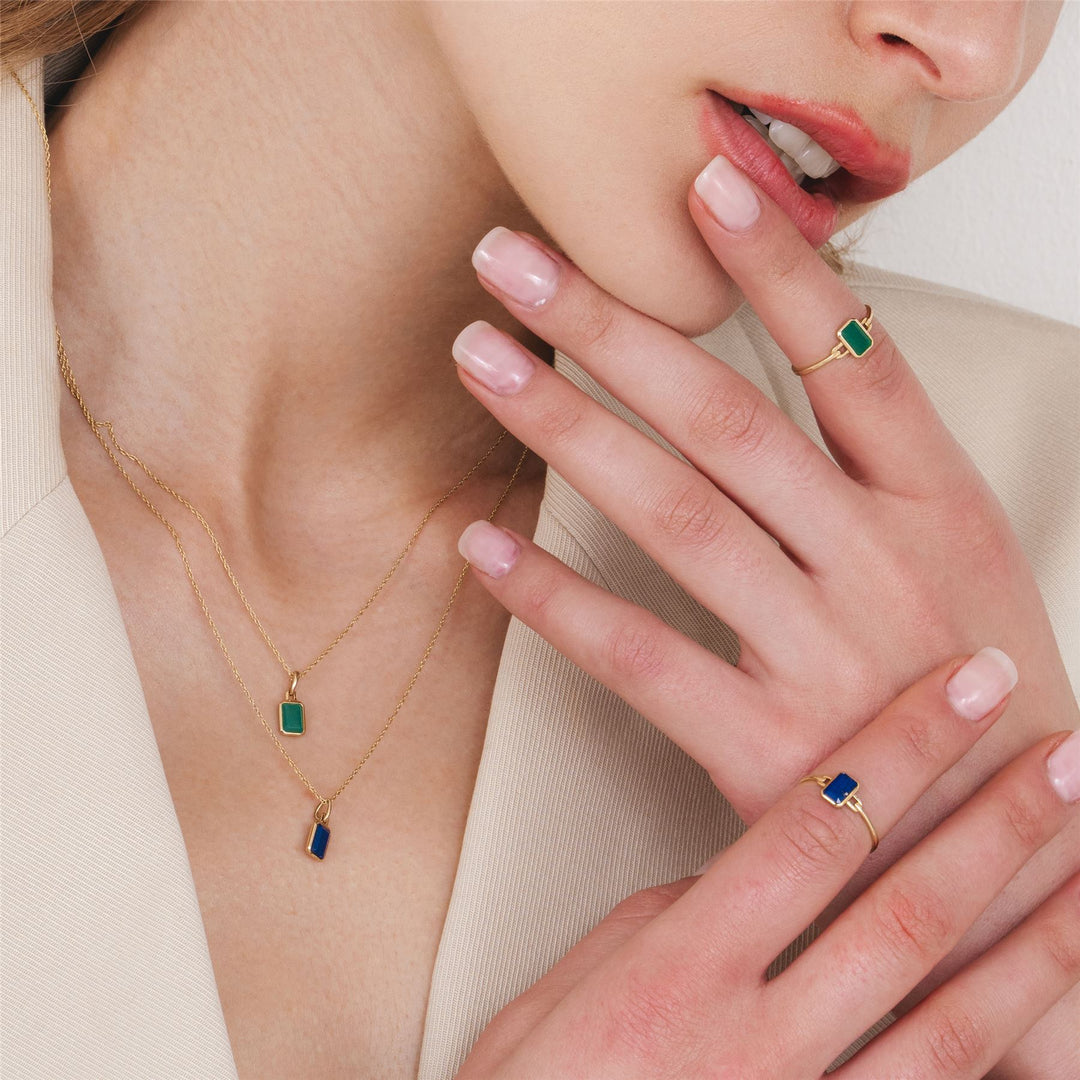 classic-baguette-lapis-lazuli-ring-in-9ct-yellow-gold-135r2114029 on model