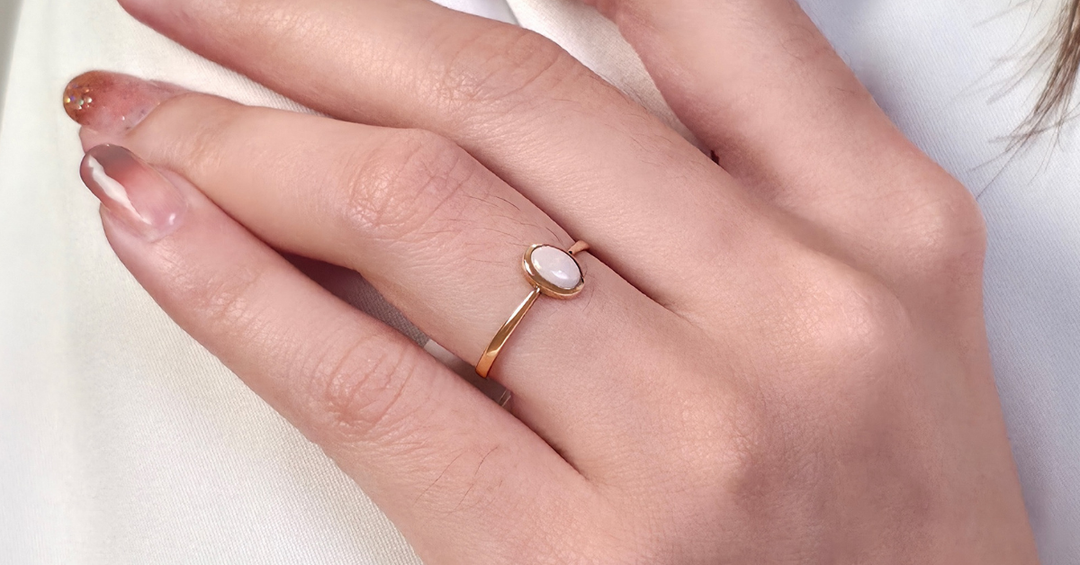 Gemstone rings for engagement