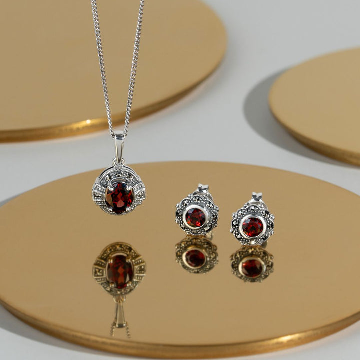 Runde Granat- & Markasit-Blumen-Ohrstecker im Jugendstil aus 925er Sterlingsilber