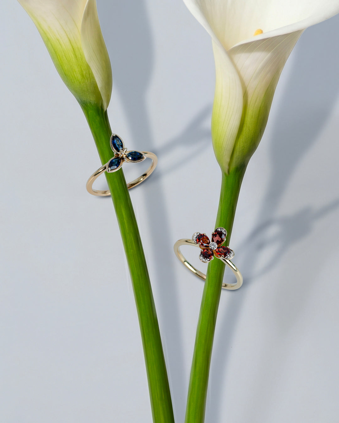 Floraler Granat- und Diamantring aus 9 Karat Gelbgold