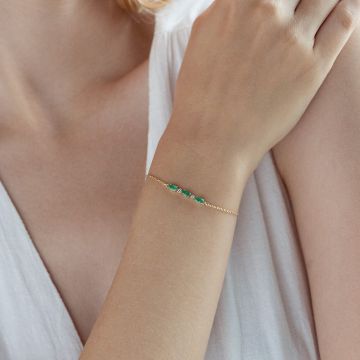 Ovales Rubin-Diamant-Armband im klassischen Stil aus 9 Karat Gelbgold