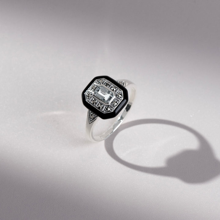 Quadratischer Ring im Art-Deco-Stil mit weißem Topas, Emaille und Markasit