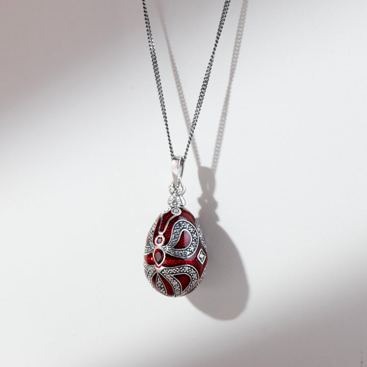 Jugendstil-Anhänger im Birnen-Granat-Ei-Stil aus 925er Sterlingsilber