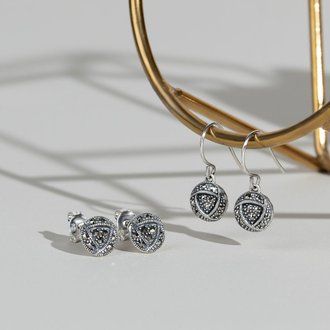 Runde Markasit-Ohrstecker von Rennie Mackintosh aus 925er Sterlingsilber