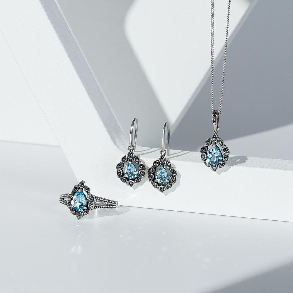 Halskette mit Anhänger im Art-Deco-Stil mit birnenförmigem Blautopas und Markasit aus Sterlingsilber