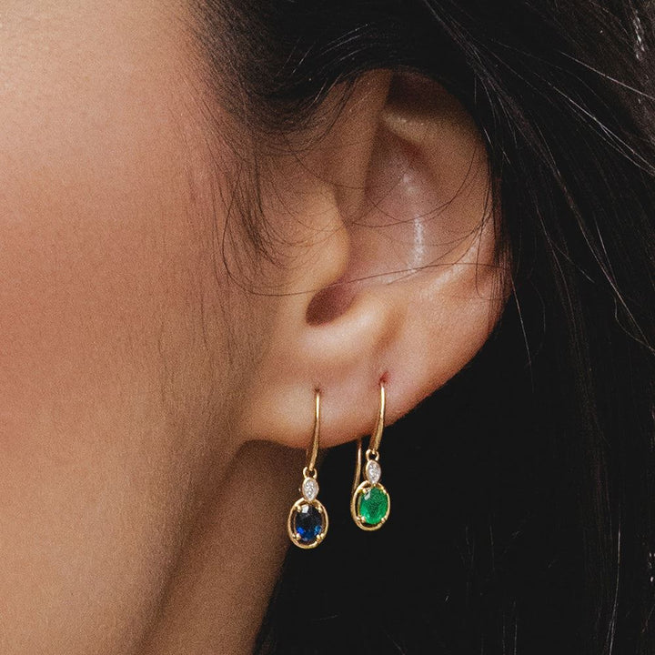 Klassische ovale Smaragd- und runde Diamant-Tropfenohrringe aus 9 Karat Gelbgold