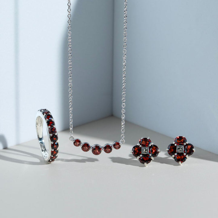 Klassischer runder halber Ewigkeitsring mit Granat aus 925er Sterlingsilber