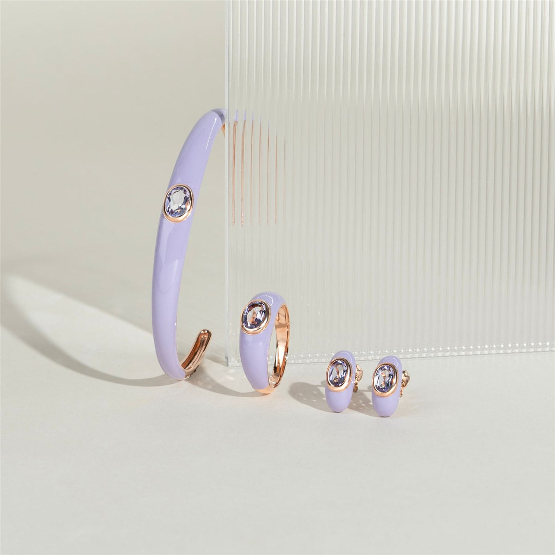 Siberian Waltz – Halbe Creolen aus violetter Emaille und achteckigem Amethyst in Roségold-Vermeil