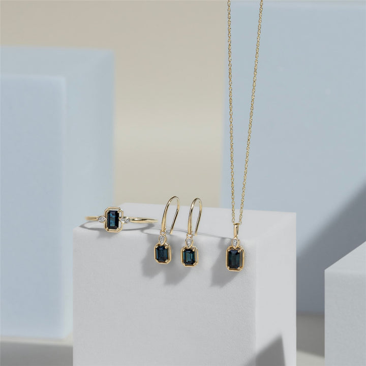Klassische Saphir-Baguette- und Diamant-Tropfenohrringe aus 9 Karat Gelbgold