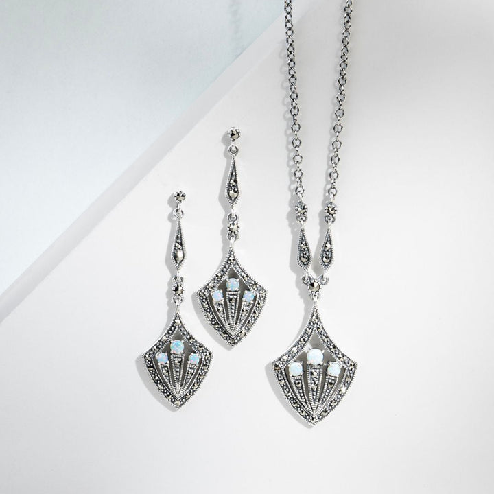 Runde Opal Cabochon &amp; Markasit Halskette im Art Deco Stil in Silber