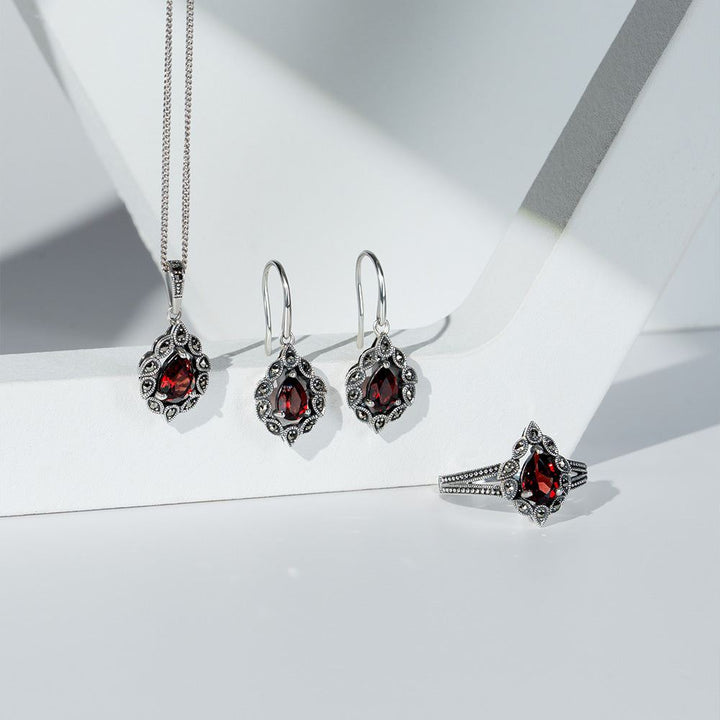 Halskette mit Anhänger im Art-Deco-Stil mit Granat- und Markasit-Anhänger aus Sterlingsilber