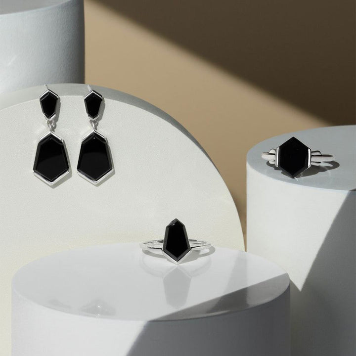 Grand Deco Sechseck-Ohrhänger aus schwarzem Onyx in Sterlingsilber
