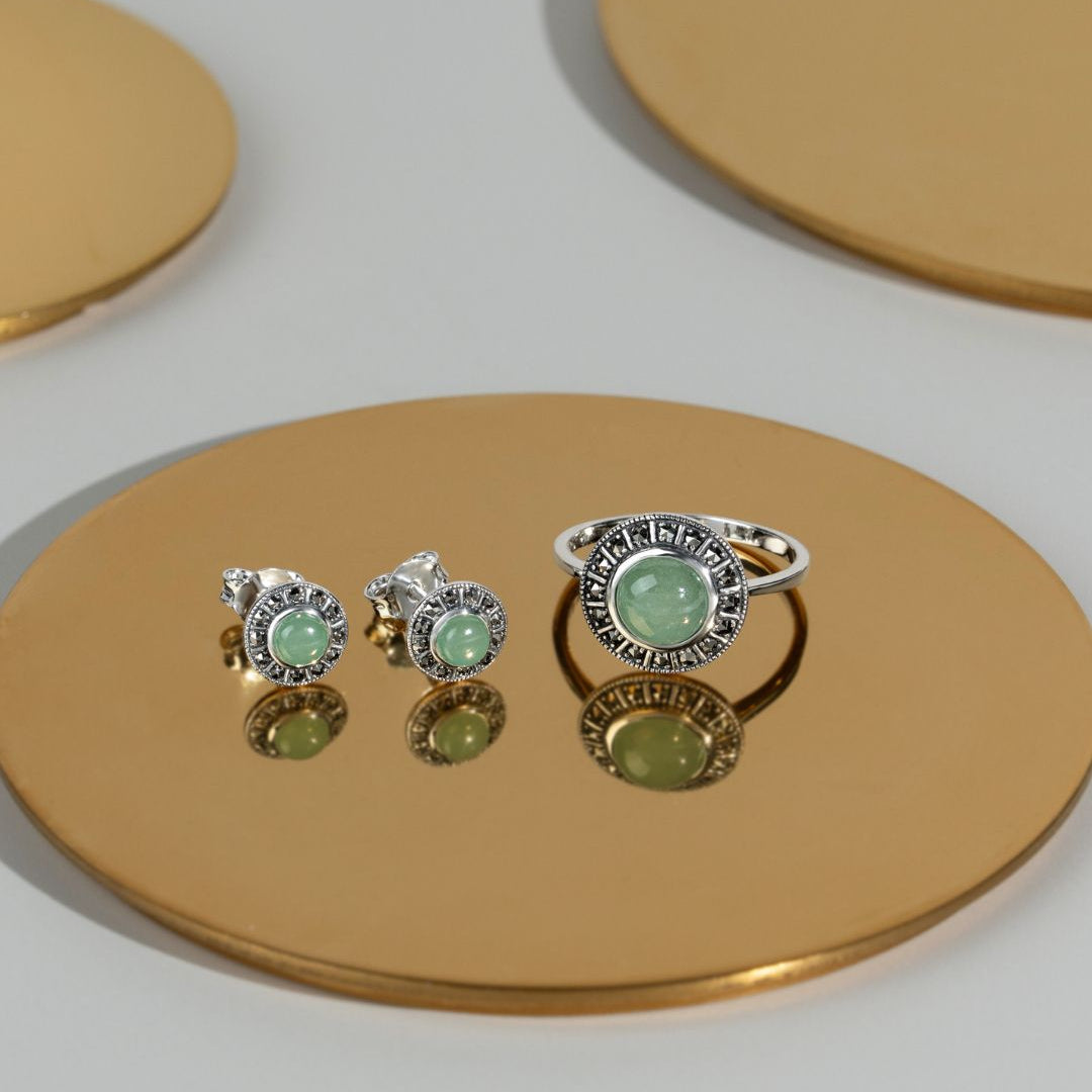 Art-Deco-Stil Runde Halo-Ohrstecker aus grüner Jade und Markasit aus 925er Sterlingsilber