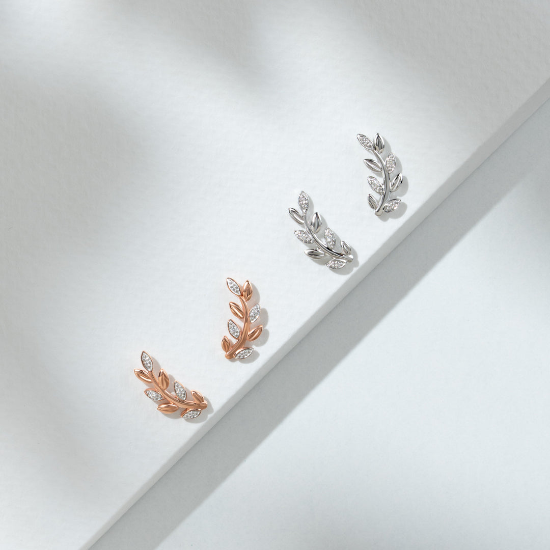 O Leaf Diamond Pave Ohrstecker in 9 Karat Weißgold