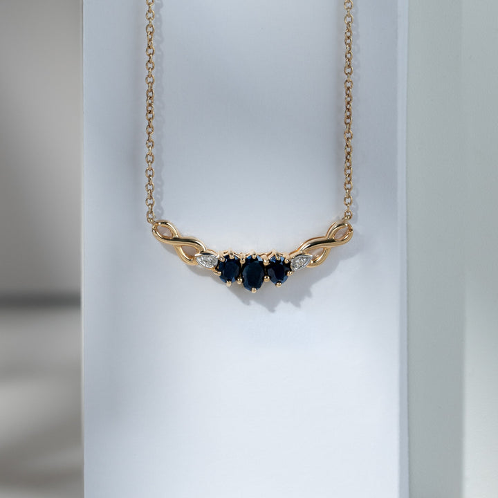 Infinity Saphir &amp; Diamant-Halskette in 9 Karat Gelbgold