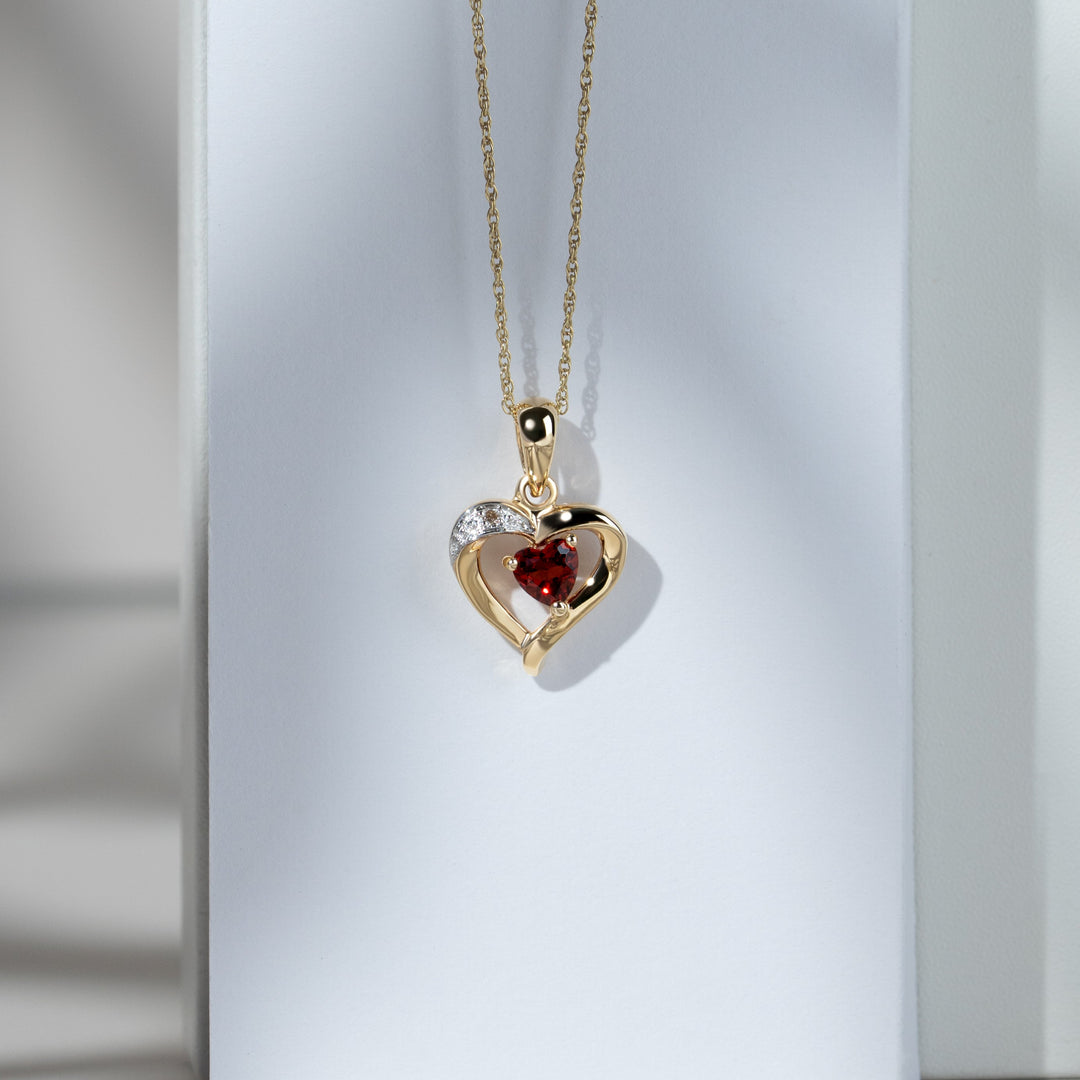 Klassischer Herz-Granat &amp; Diamant-Anhänger in 9 Karat Gelbgold