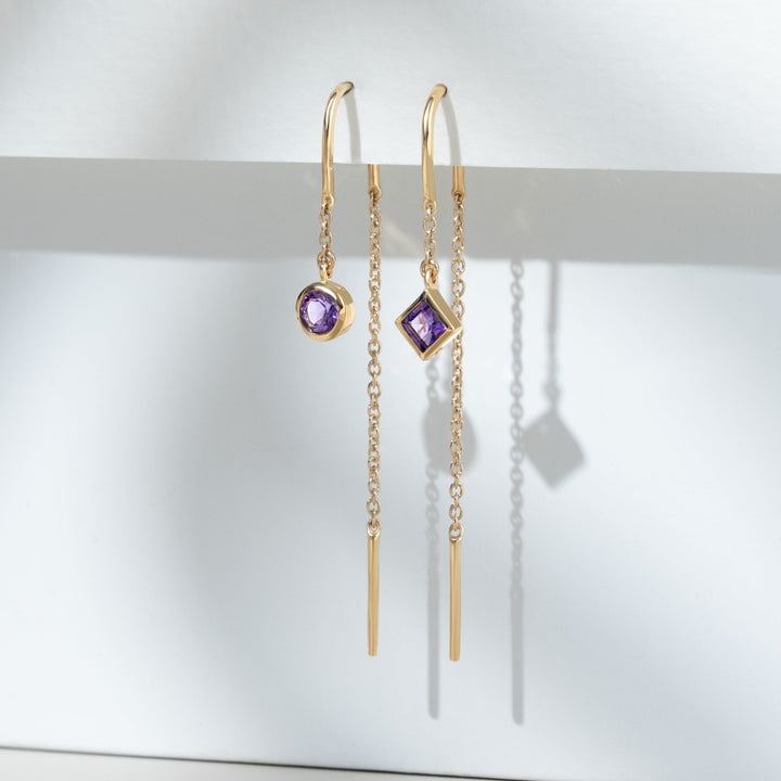 Micro Statement Amethyst Threader Ohrringe in 9 Karat Gelbgold