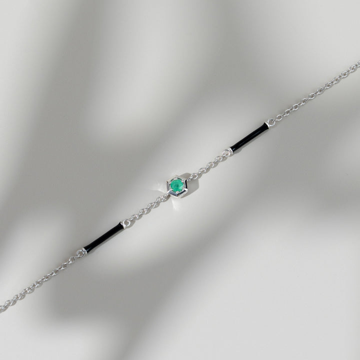 Grand Deco Emaille &amp; Smaragd Armband in 9 Karat Weißgold