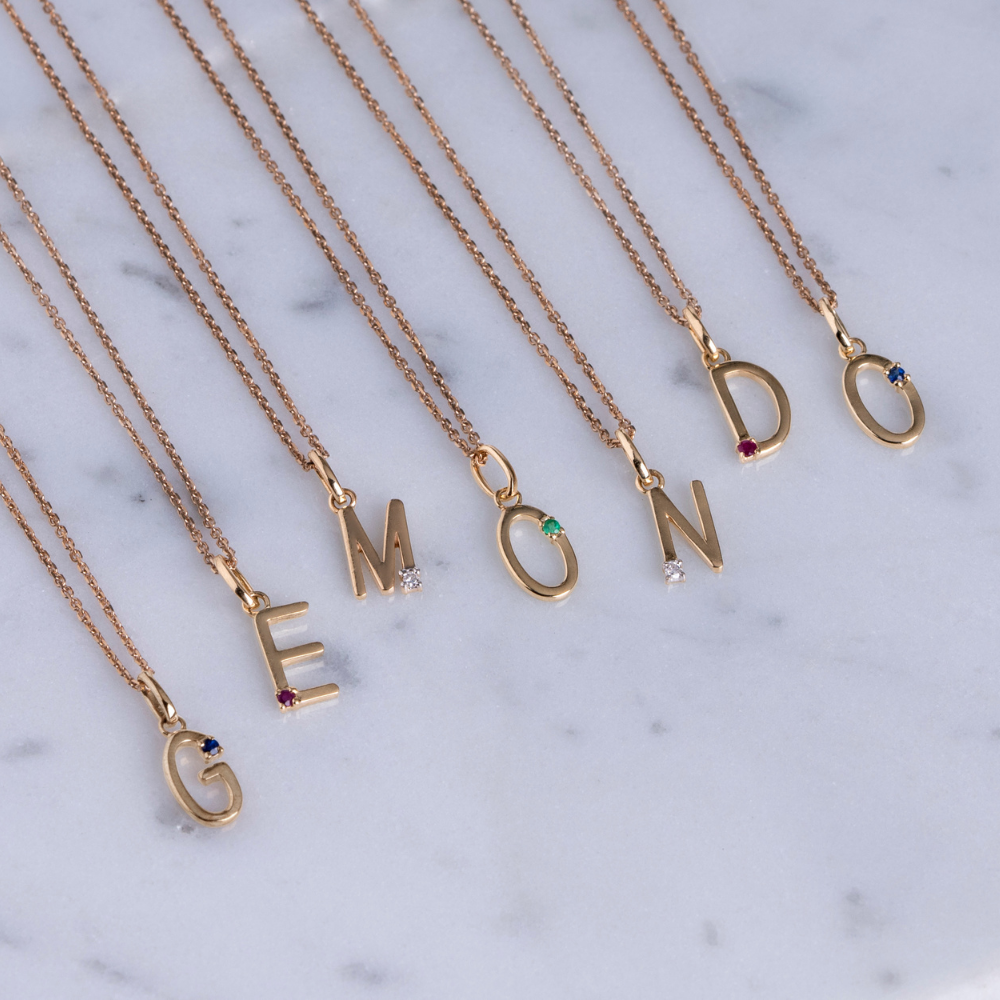 Initialen-Diamant-Buchstaben-Halskette aus 9 Karat Gelbgold