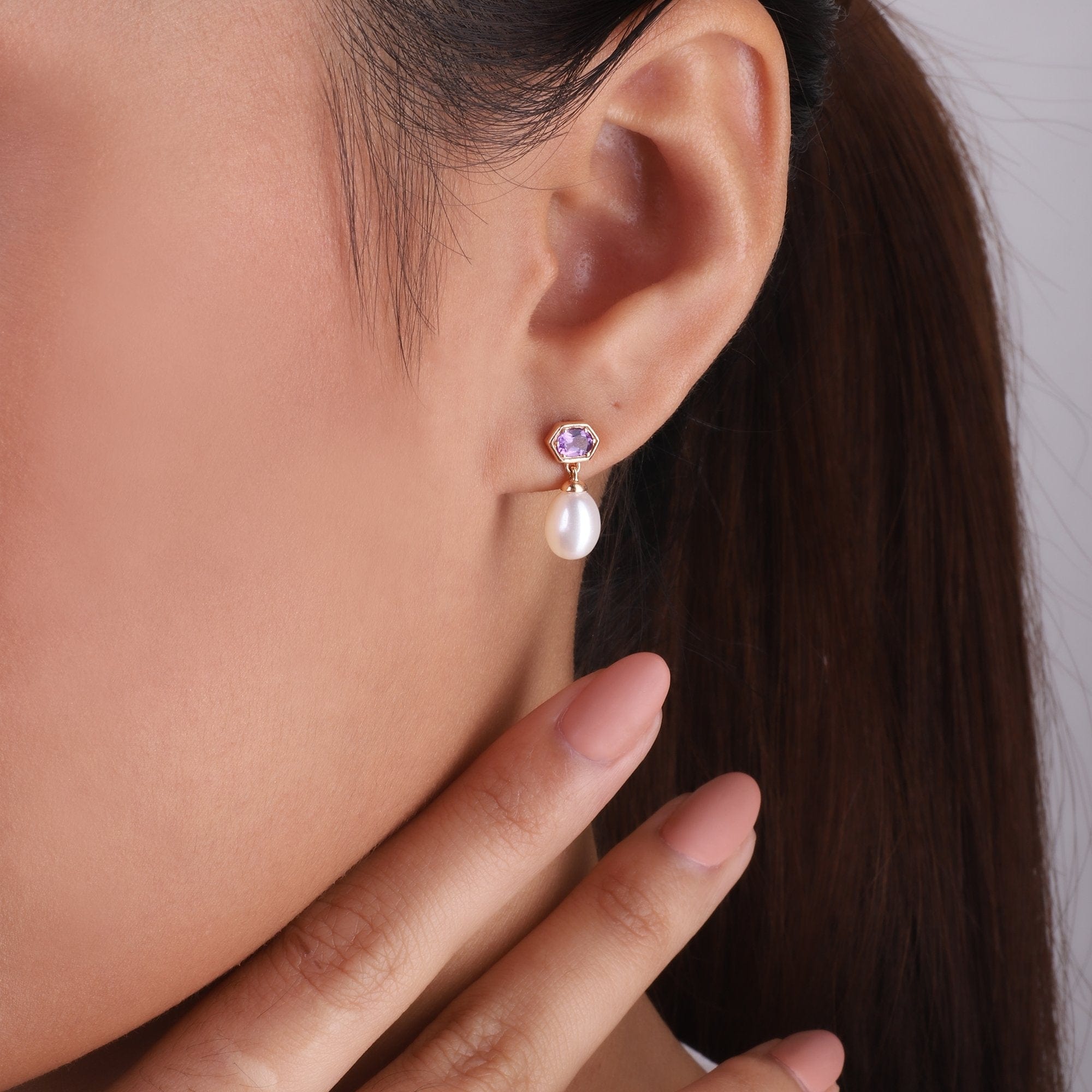 270E030408925 Modern Pearl & Tanzanite Mismatched Drop Earrings in Rose Gold Plated Silver 2